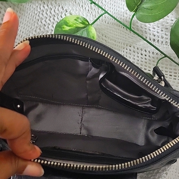 Kenneth Cole Black Genuine Leather Over the Shoulder Bag Purse - Picture 10 of 12